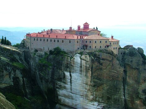 The Monastery of St. Stephen, Meteora. BY-SA 4.0, https://commons.wikimedia.org/w/index.php?curid=72742505