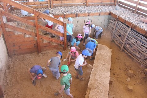 The archaeological excavation process educational program within the 