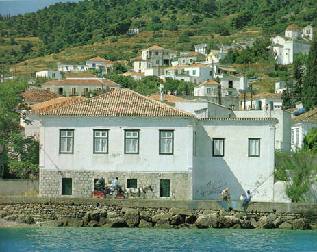 House on the Spetses coastal road.