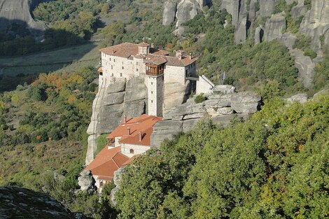 Roussanou Monastery, Meteora. By Bernard Gagnon - Own work, CC BY-SA 4.0, https://commons.wikimedia.org/w/index.php?curid=85518487